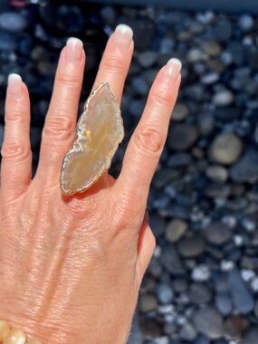 Gold-Edged Agate ring - Neutral Tones